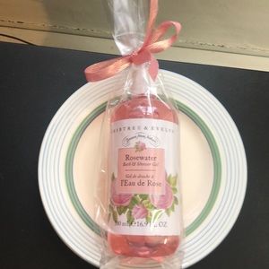 COPY - ❤️❤️❤️ Crabtree and Evelyn Rosewater Bath & Shower Gel